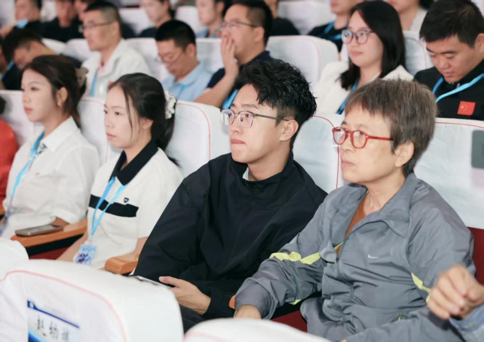 不对称或不, 来源, 加强文明交