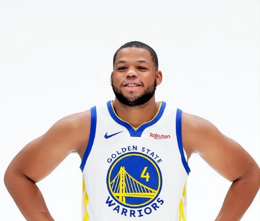 根据贾磊报, AA, 的外援优先