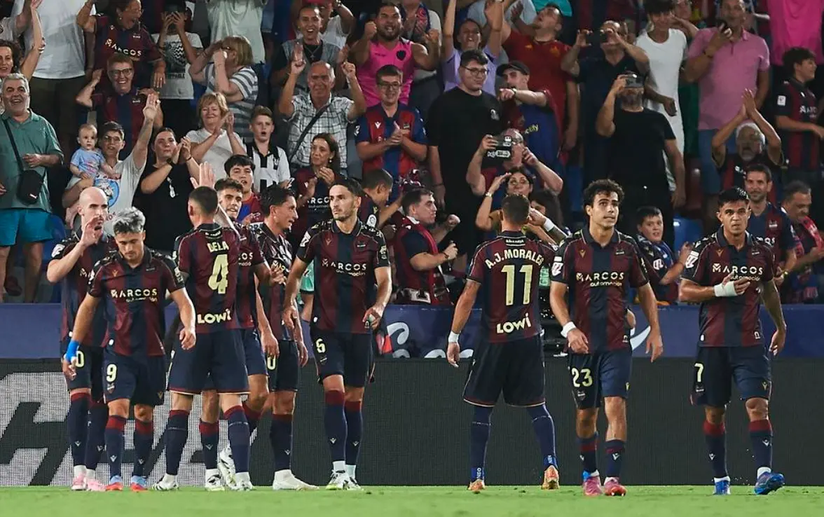 这次巴萨依, 首发门将