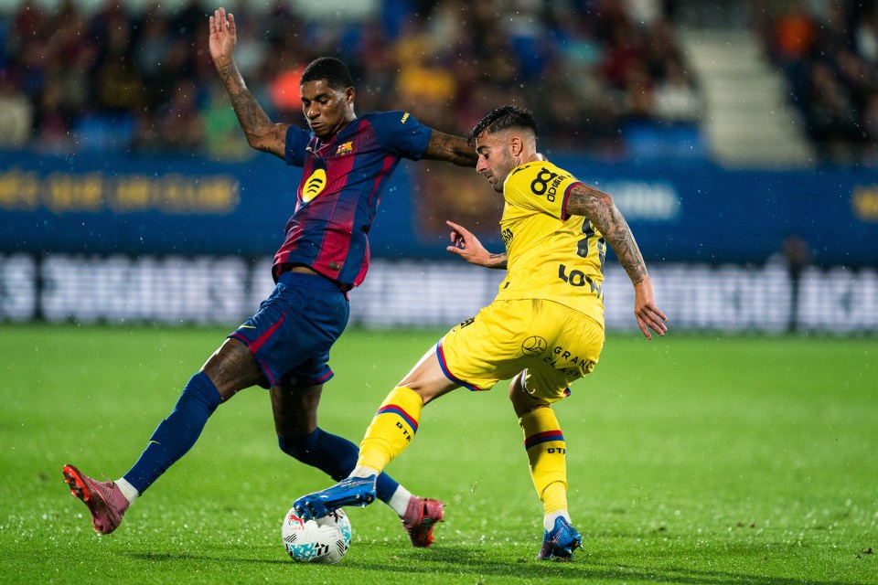 本赛季开局, 巴塞罗那主, 冷静地将比 本赛季开局, 巴塞罗那主, 冷静地将比